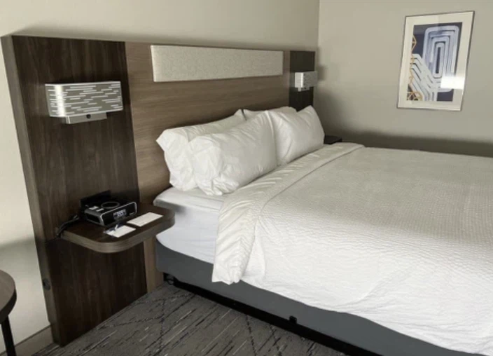 Легло Queen Size за Holiday Inn Express